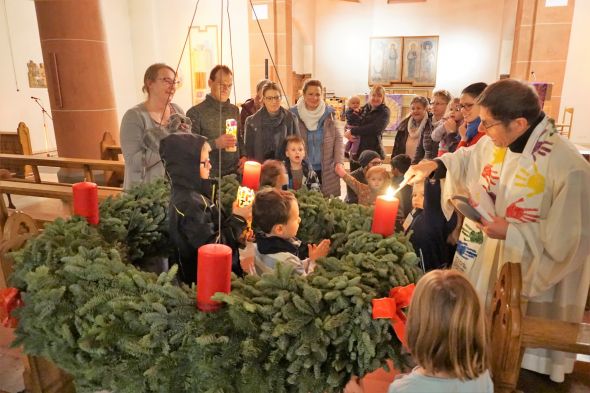 Kirche für Kinder im Advent