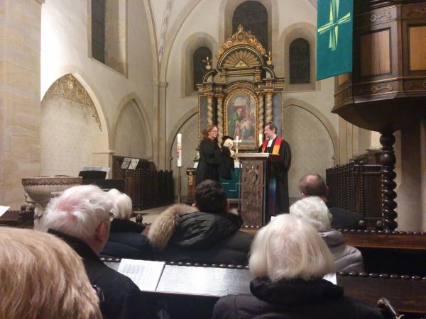 Pfarrer Springer im Gespräch mit Martin Luther
