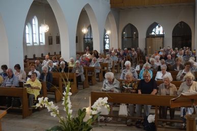 Krankensalbung im Gottesdienst gespendet