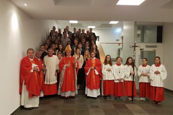 Begeisternder Firmgottesdienst mit Weihbischof König