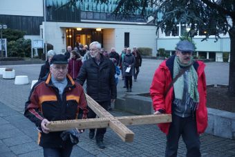 Traditioneller Kreuzweg führt nach Frohlinde