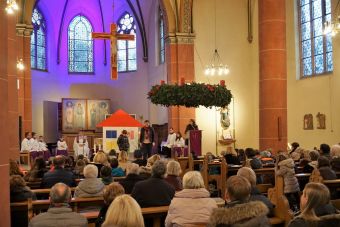 Familiengottesdienste stellen drei Heilige im Advent vor