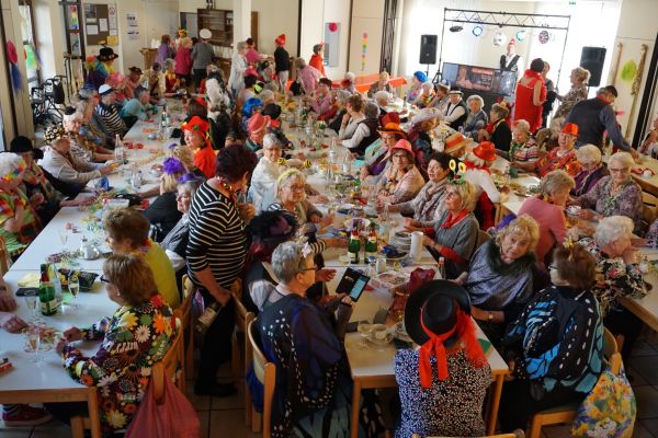 Weiberfastnacht in St. Remigius