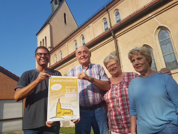 Freuen sich auf das Gemeindefest in St. Josef: Pfarrer Werning und das Orgateam.