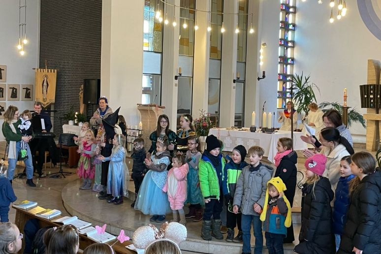 „Wer will ich sein?“ - Lebendiger Karnevalsgottesdienst in Brechten