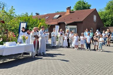Fronleichnam mit Prozessionen und Begegnung gefeiert
