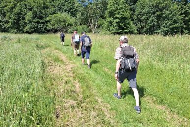 Männer wanderten bei TimeOut durch den Westerwald