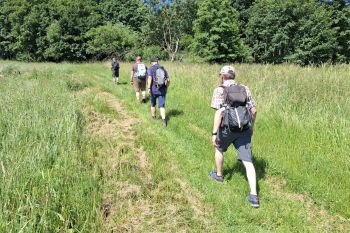 Männer wanderten bei TimeOut durch den Westerwald