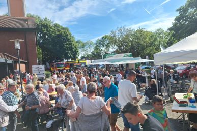 Gute Stimmung beim Gemeindefest in Eving