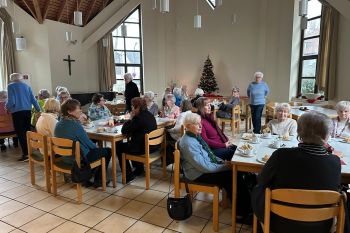 Frauen verbrachten besinnlichen Adventsnachmittag