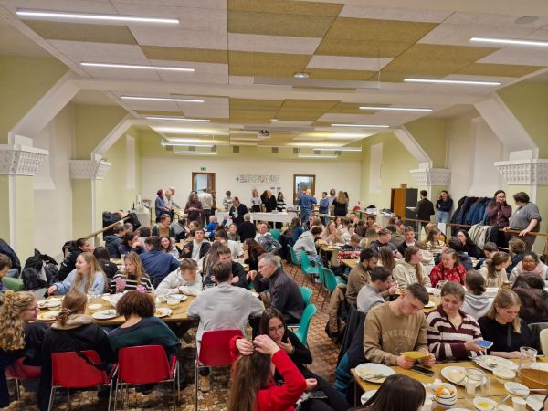 Internationales Jugendtreffen in Paris.