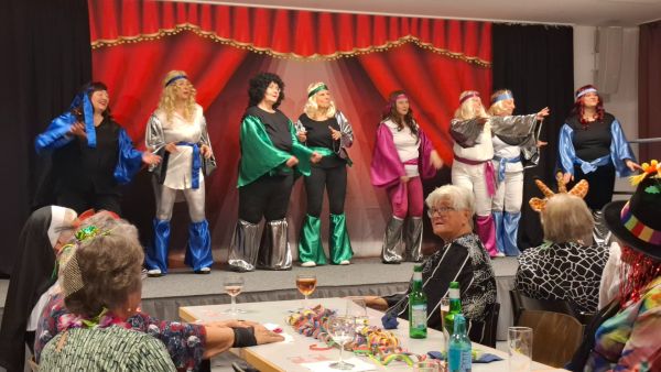 Die Theatergruppe beim großen Finale.