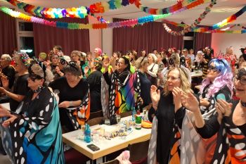 Ausgelassene Stimmung bei der Weiberfastnacht in Bodelschwingh