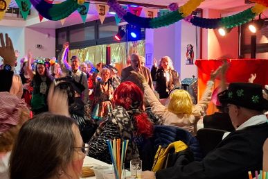 Närrische Stimmungsraketen starteten in St. Josef