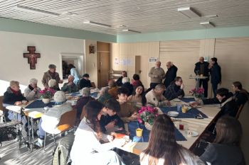 Stehcafé ist beliebter Gemeindetreff