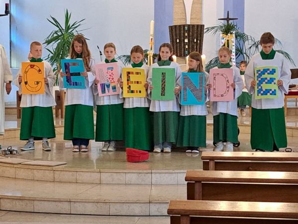 Messdieneraufnahme in St. Antonius Brechten (Foto: Rita Langen)
