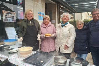 Beim Waffelbacken Spenden für Flutopfer gesammelt 