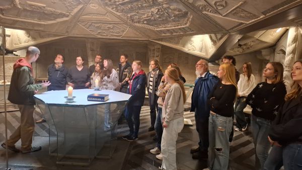 Besichtigung der Adveniatkrypta im Essener Dom.